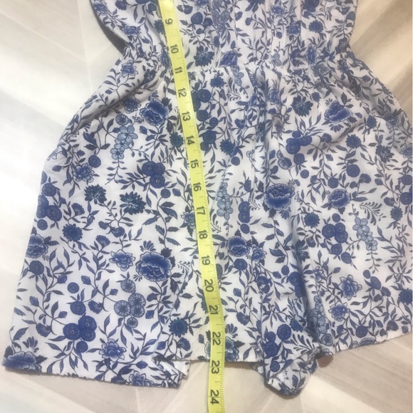 Blue Floral Romper. Size 4 - Picture 9 of 13
